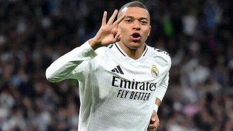 Kylian Mbappe: Hãy học điều này từ thần tượng Cristiano Ronaldo!